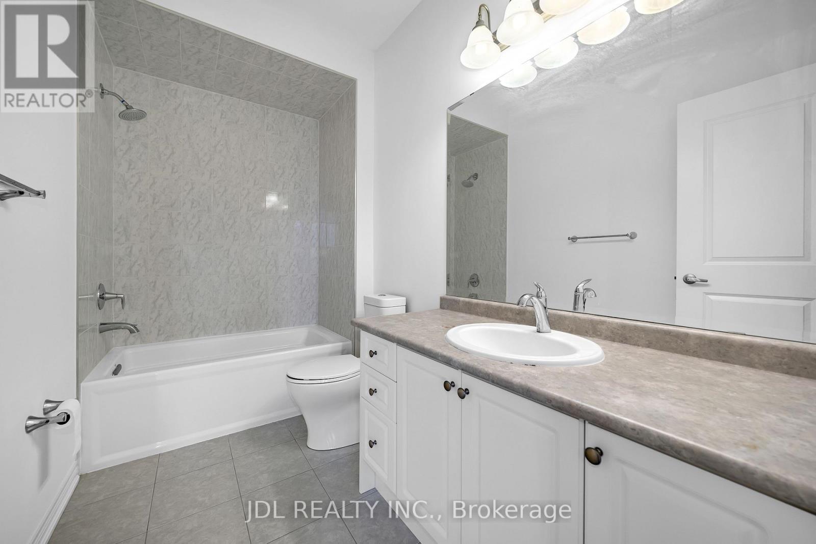 70 Forest Edge Crescent, East Gwillimbury, ON - Indoor Photo Showing Bathroom