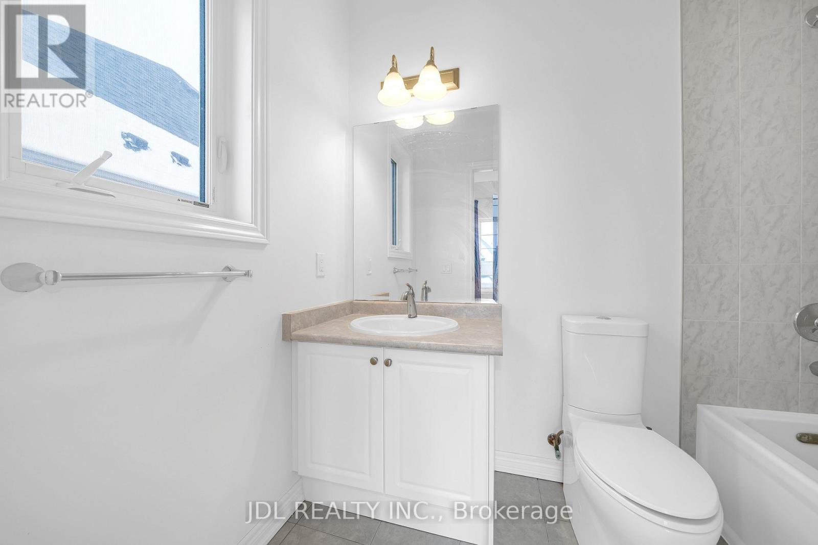 70 Forest Edge Crescent, East Gwillimbury, ON - Indoor Photo Showing Bathroom