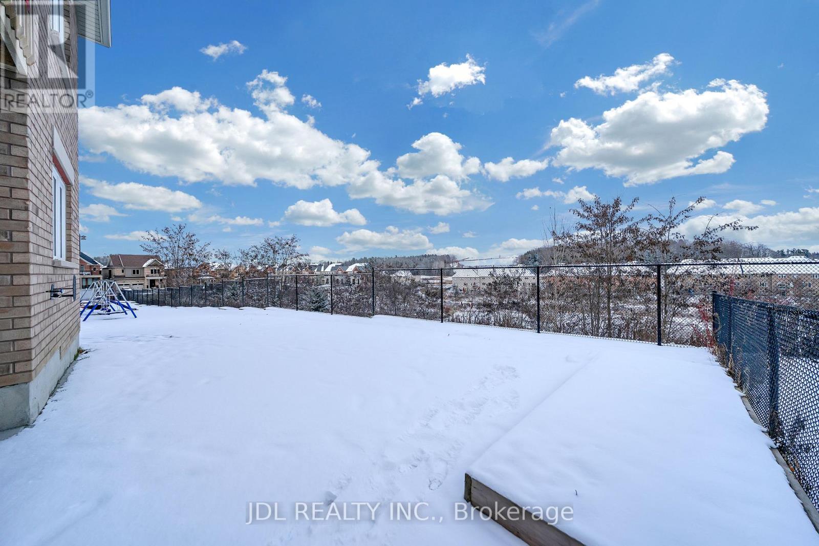 70 Forest Edge Crescent, East Gwillimbury, ON - Outdoor With View