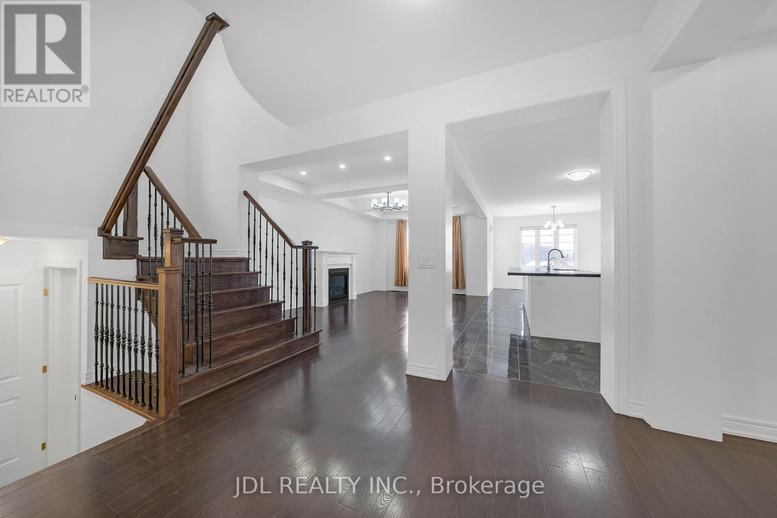 70 Forest Edge Crescent, East Gwillimbury, ON - Indoor Photo Showing Other Room