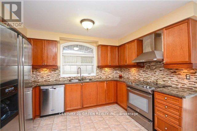 Main - 1046 Freeman Trail, Milton, ON - Indoor Photo Showing Kitchen With Double Sink