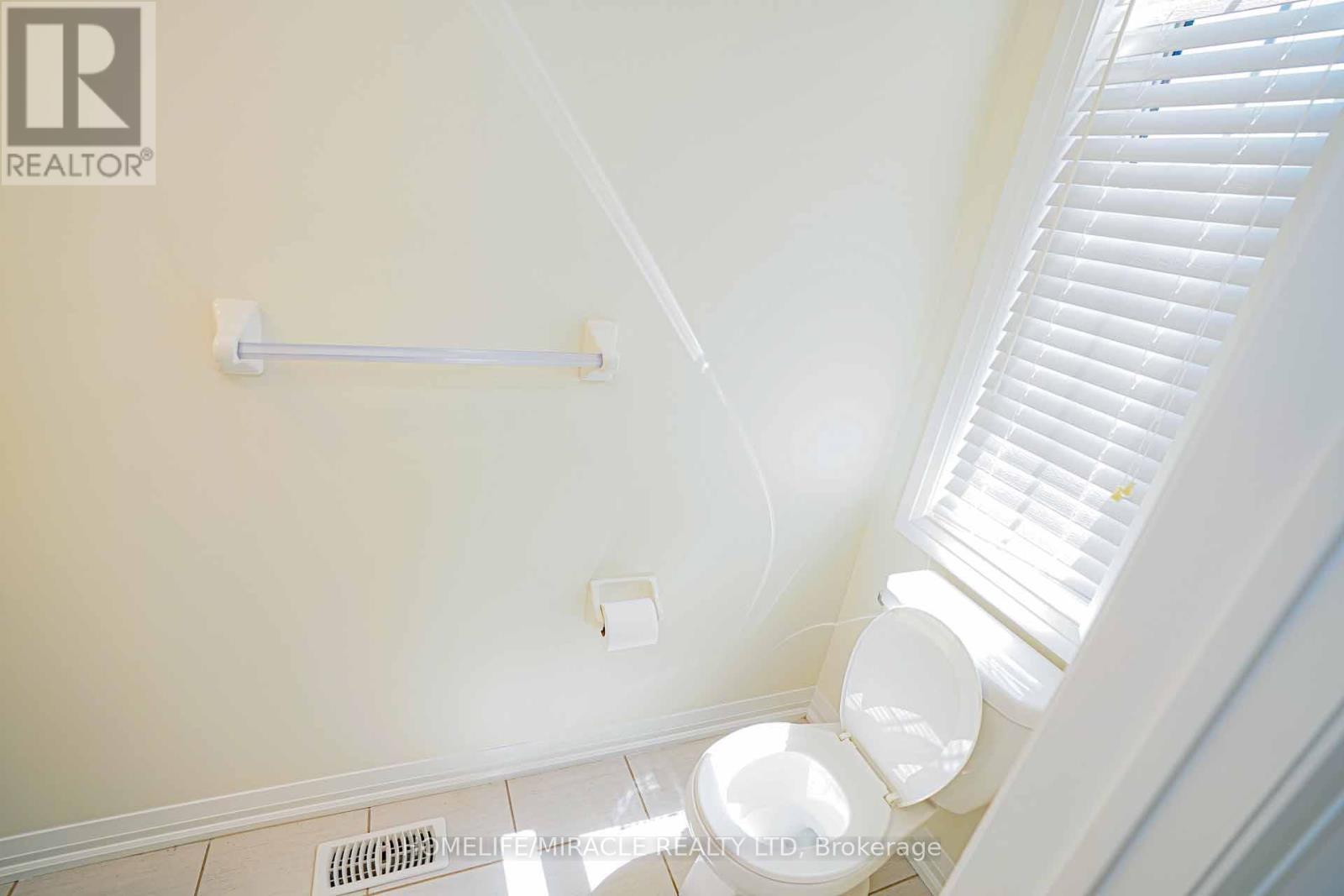 35 Drew Brown Boulevard, Orangeville, ON - Indoor Photo Showing Bathroom