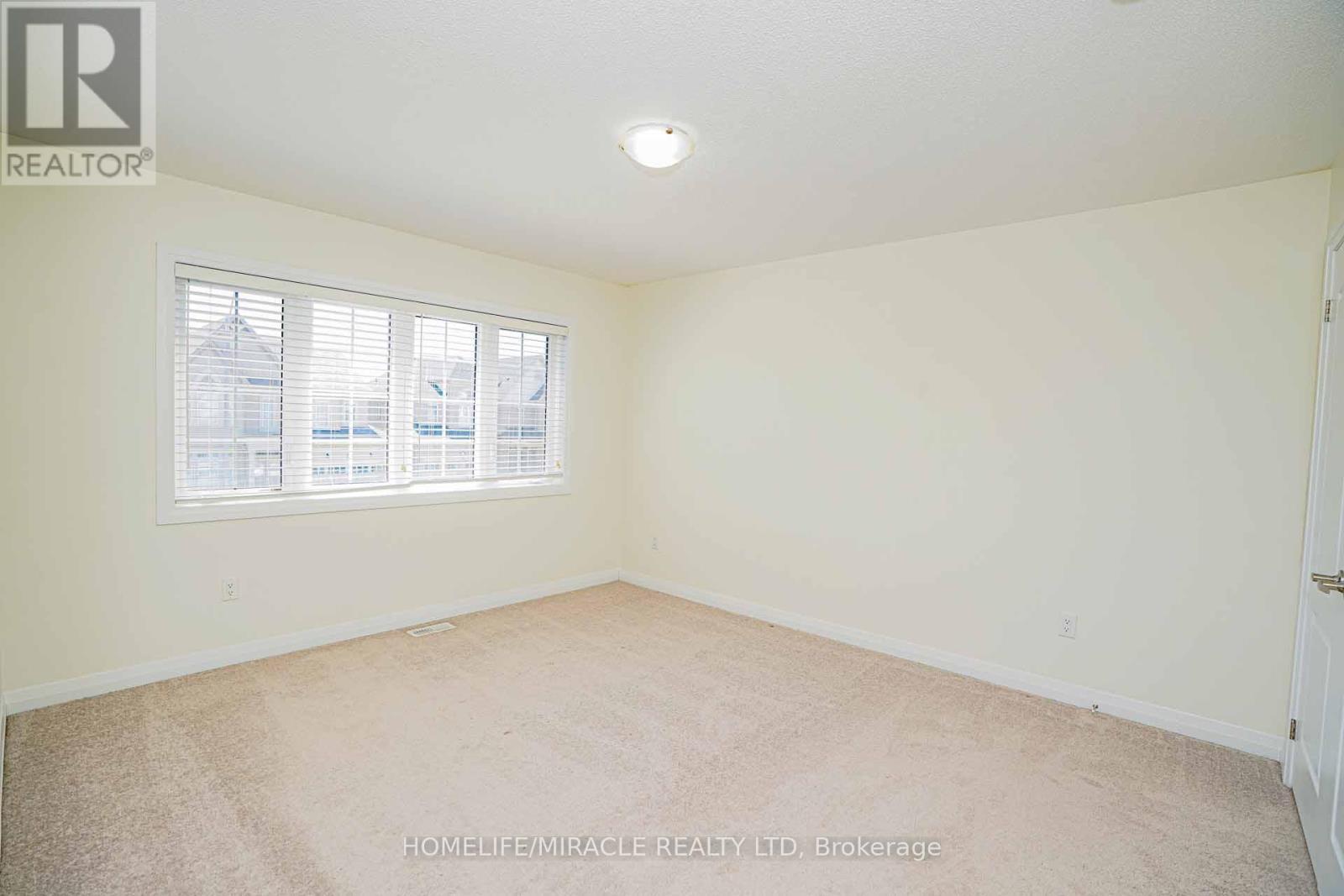 35 Drew Brown Boulevard, Orangeville, ON - Indoor Photo Showing Other Room