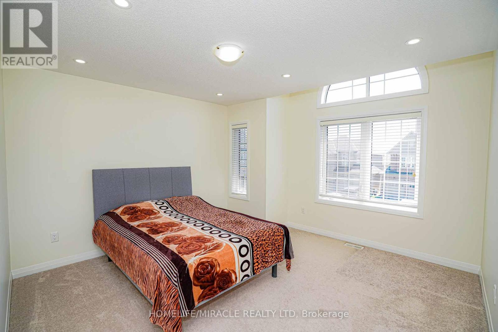 35 Drew Brown Boulevard, Orangeville, ON - Indoor Photo Showing Bedroom