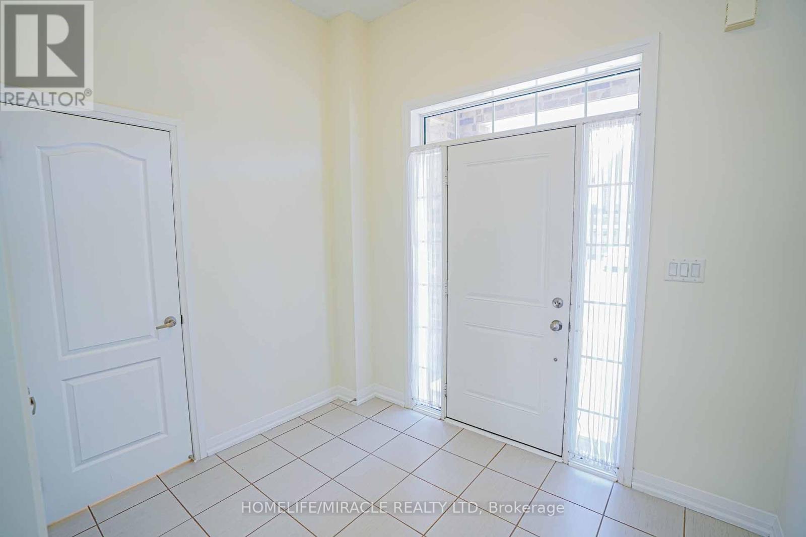 35 Drew Brown Boulevard, Orangeville, ON - Indoor Photo Showing Other Room