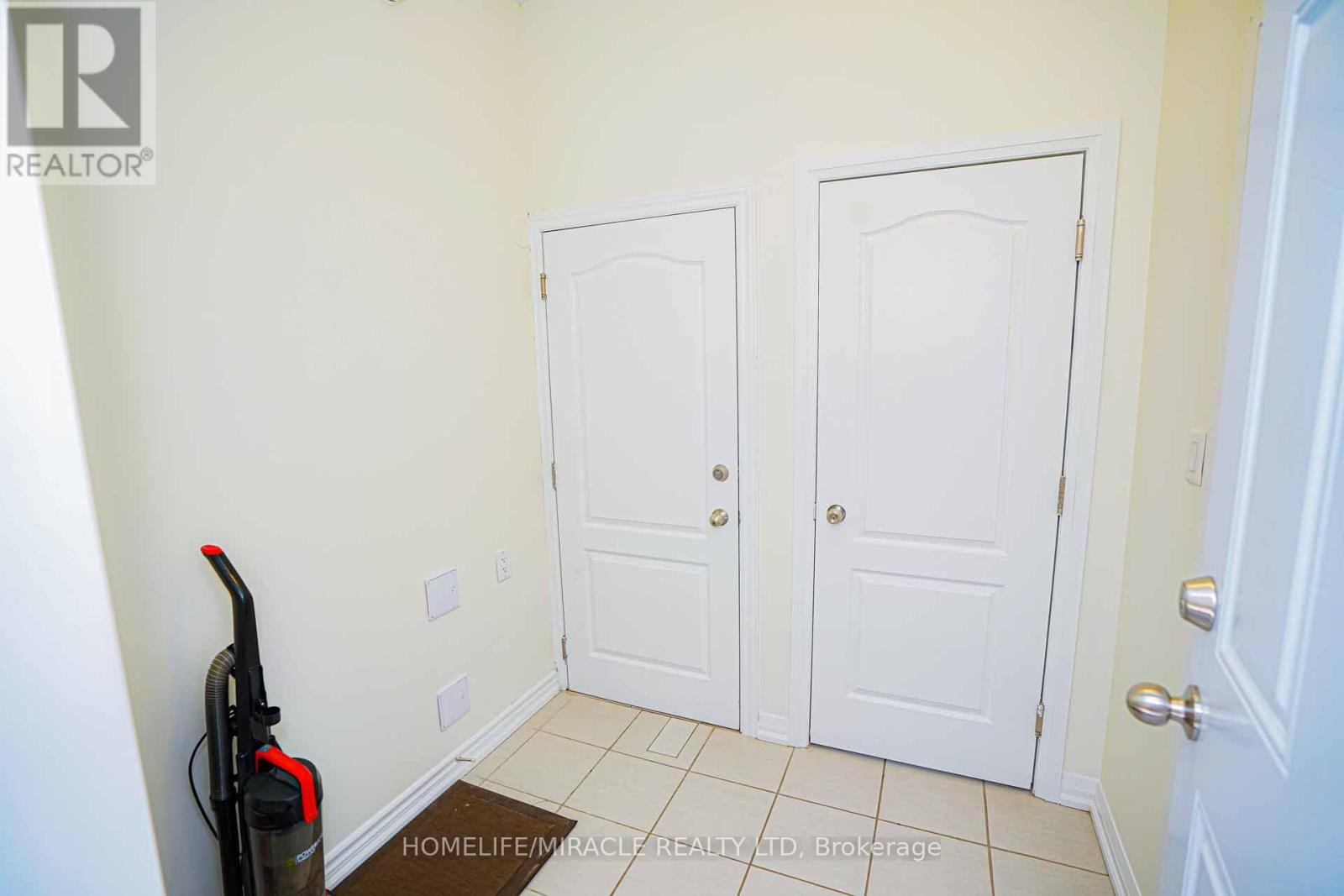 35 Drew Brown Boulevard, Orangeville, ON - Indoor Photo Showing Other Room