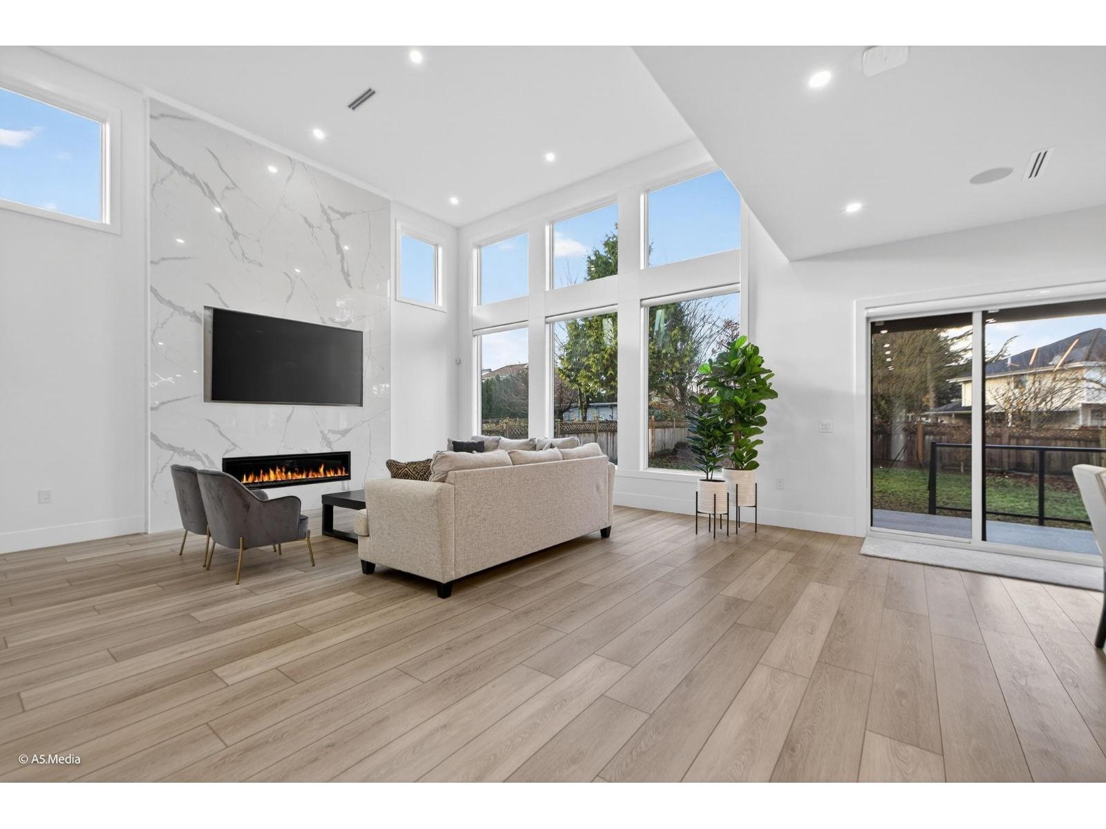 6723 122A Street, Surrey, BC - Indoor