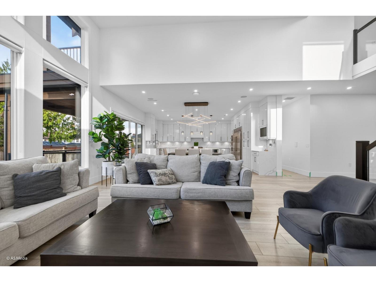 6723 122A Street, Surrey, BC - Indoor Photo Showing Living Room