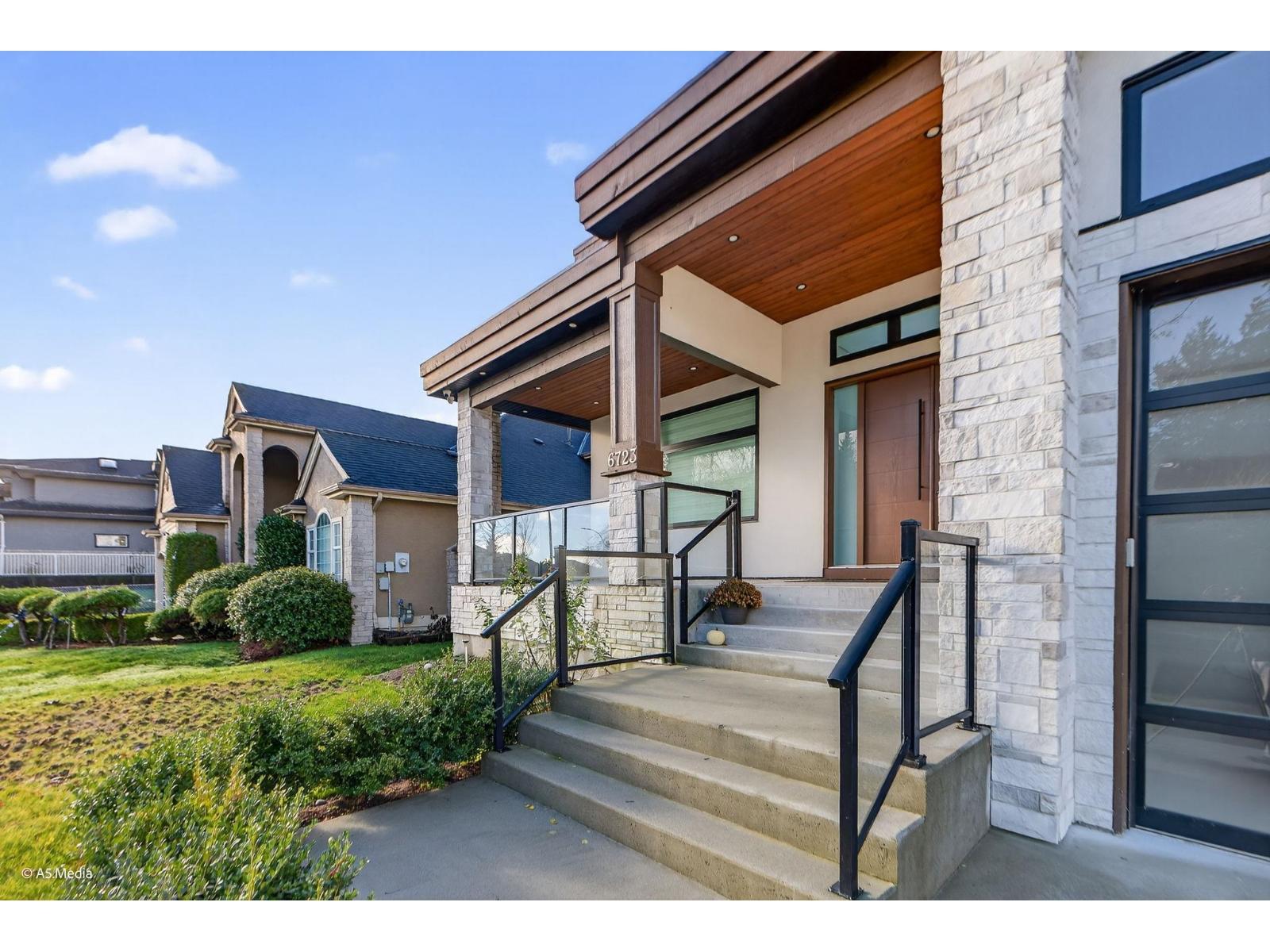 6723 122A Street, Surrey, BC - Outdoor