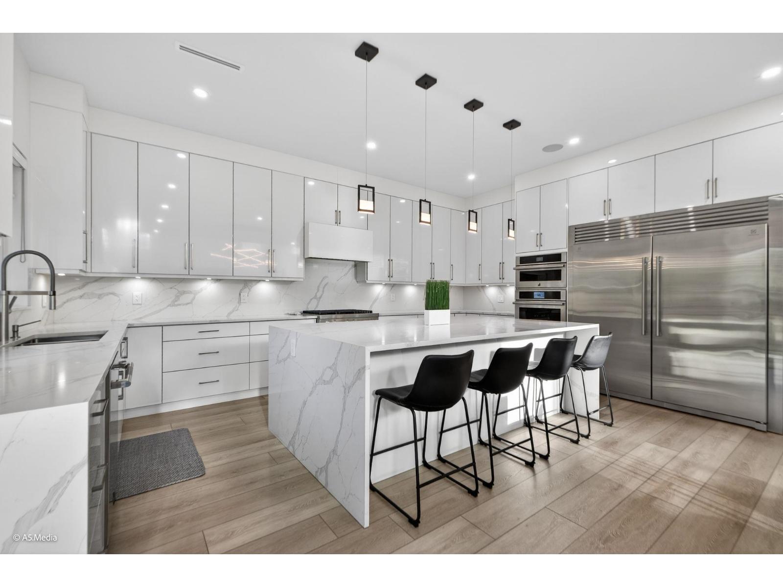 6723 122A Street, Surrey, BC - Indoor Photo Showing Kitchen With Upgraded Kitchen