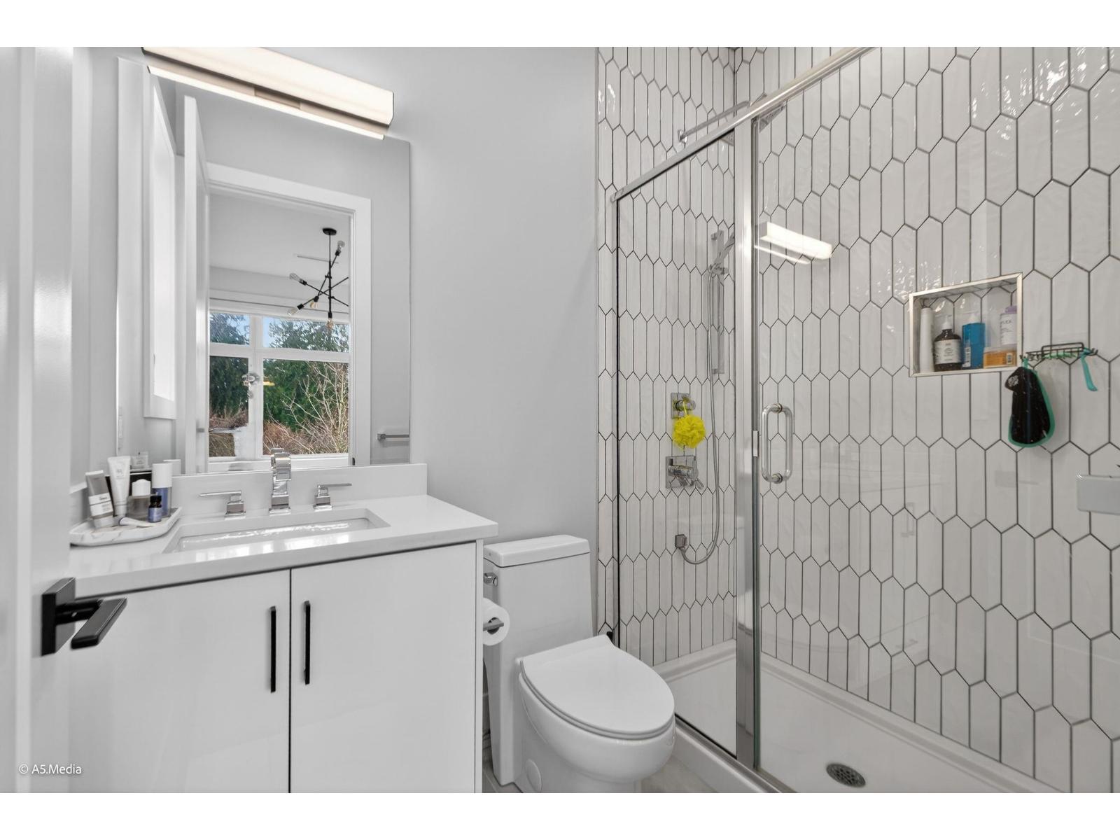 6723 122A Street, Surrey, BC - Indoor Photo Showing Bathroom
