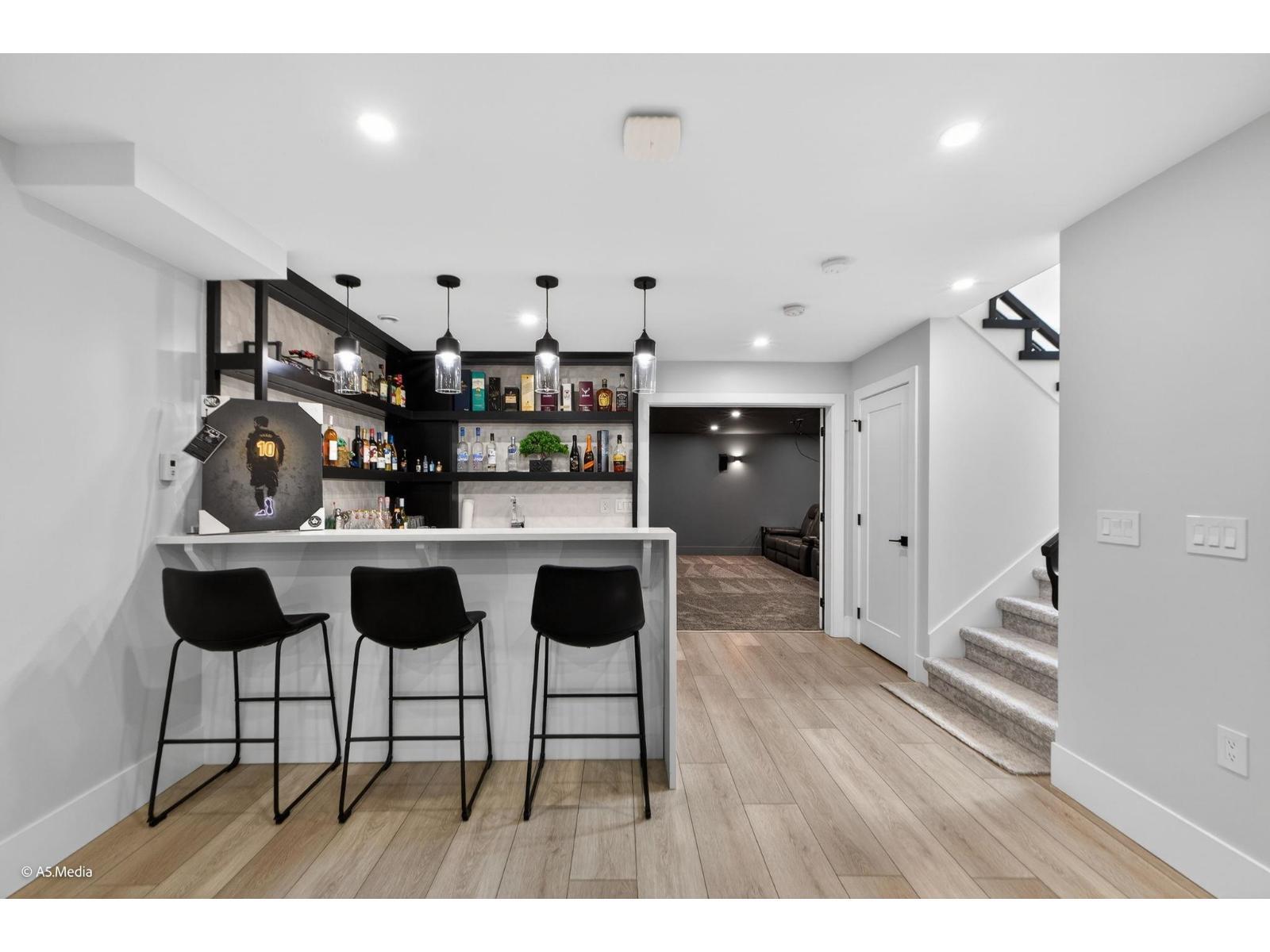 6723 122A Street, Surrey, BC - Indoor Photo Showing Kitchen