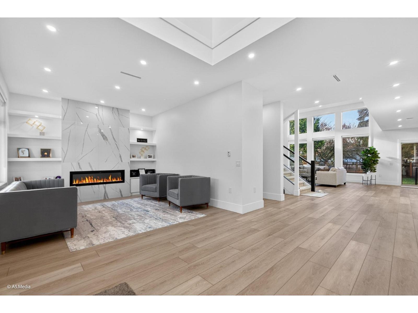 6723 122A Street, Surrey, BC - Indoor