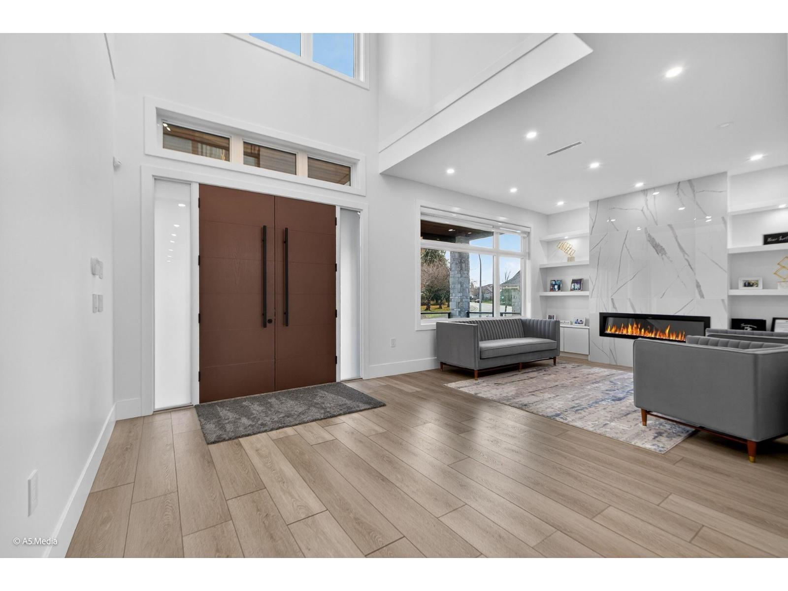 6723 122A Street, Surrey, BC - Indoor Photo Showing Living Room