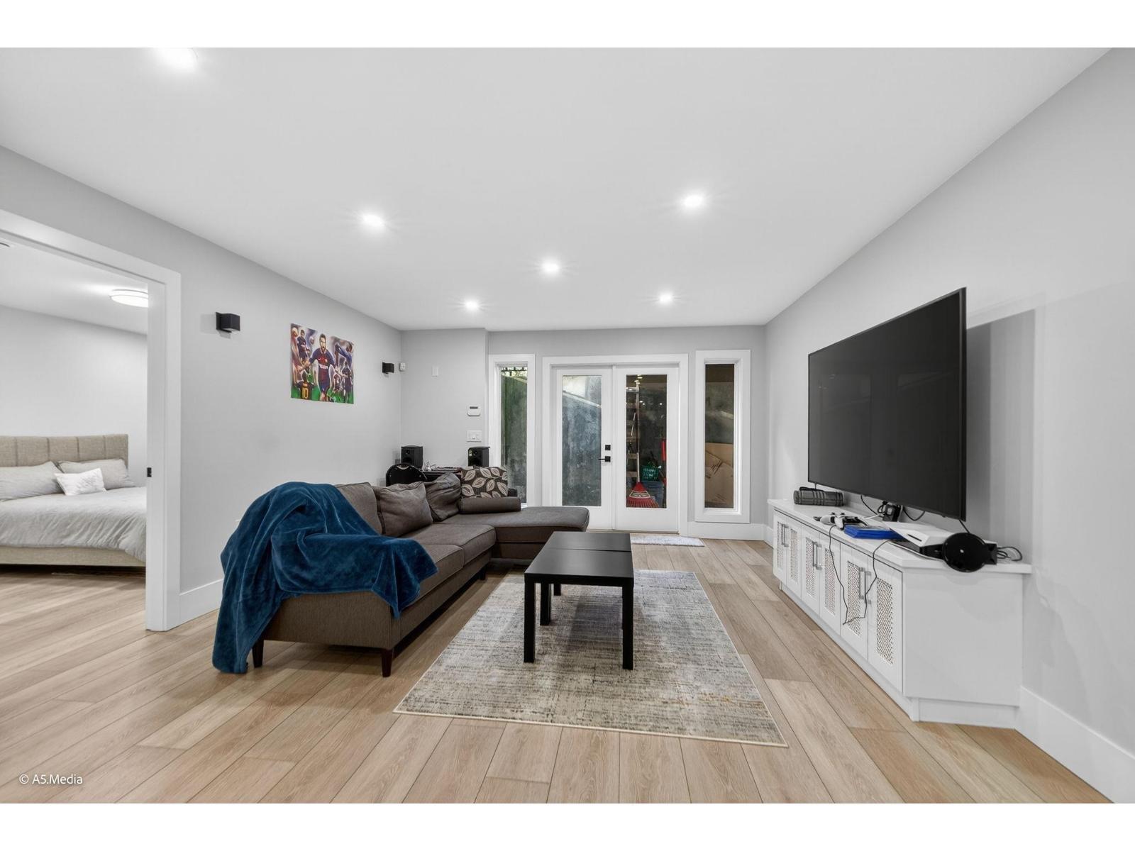 6723 122A Street, Surrey, BC - Indoor