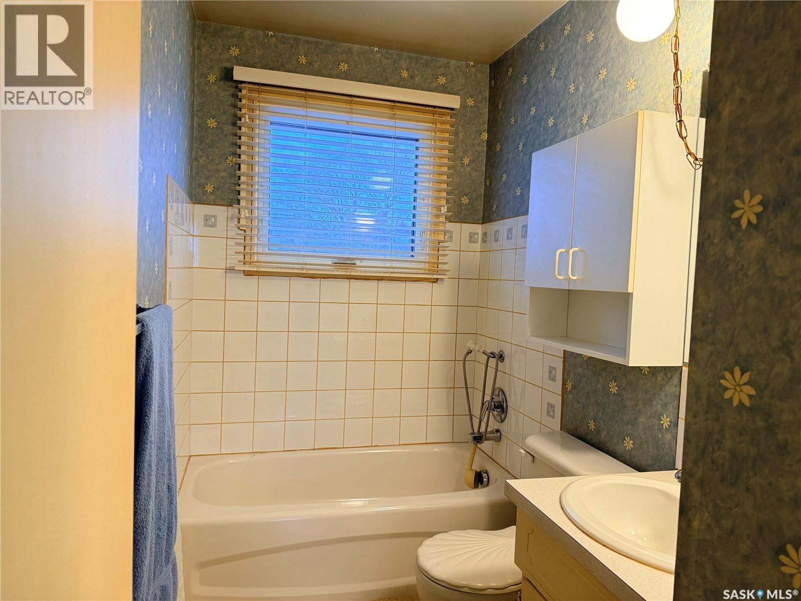 709 Arthur Avenue, Estevan, SK - Indoor Photo Showing Bathroom