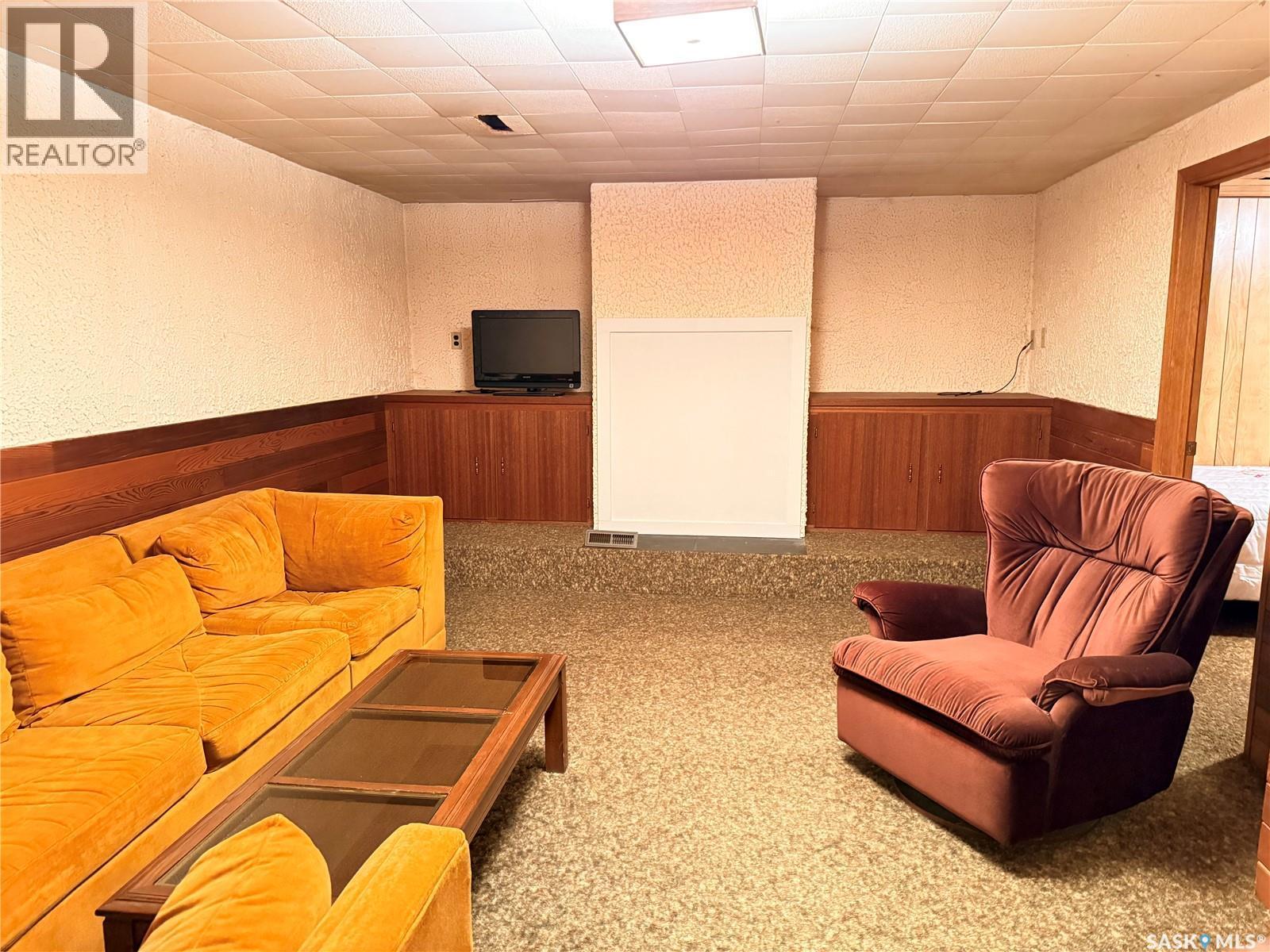 709 Arthur Avenue, Estevan, SK - Indoor