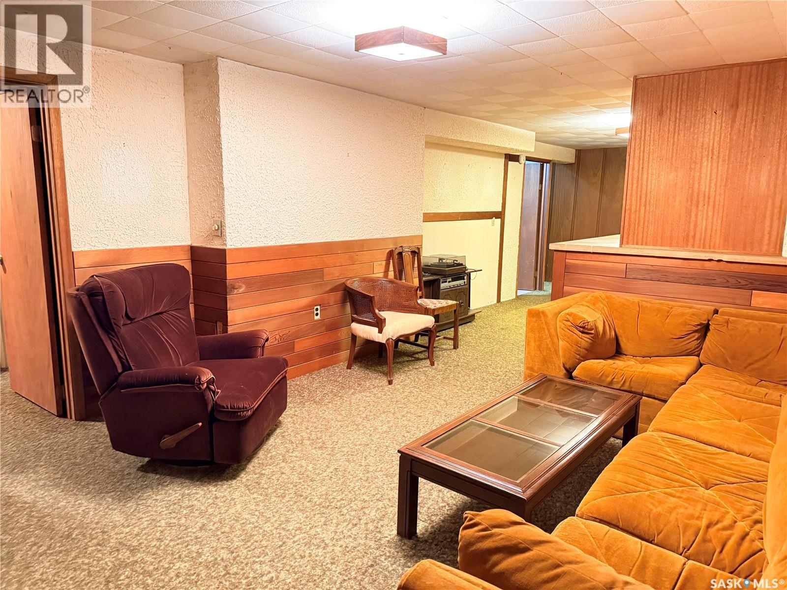 709 Arthur Avenue, Estevan, SK - Indoor