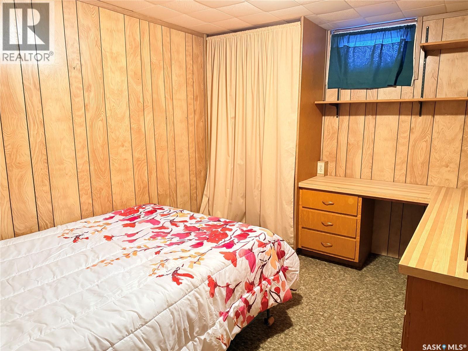 709 Arthur Avenue, Estevan, SK - Indoor Photo Showing Bedroom