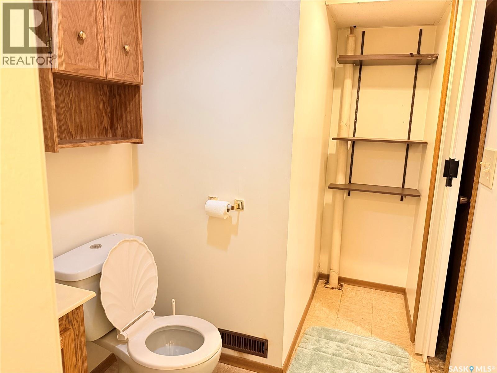 709 Arthur Avenue, Estevan, SK - Indoor