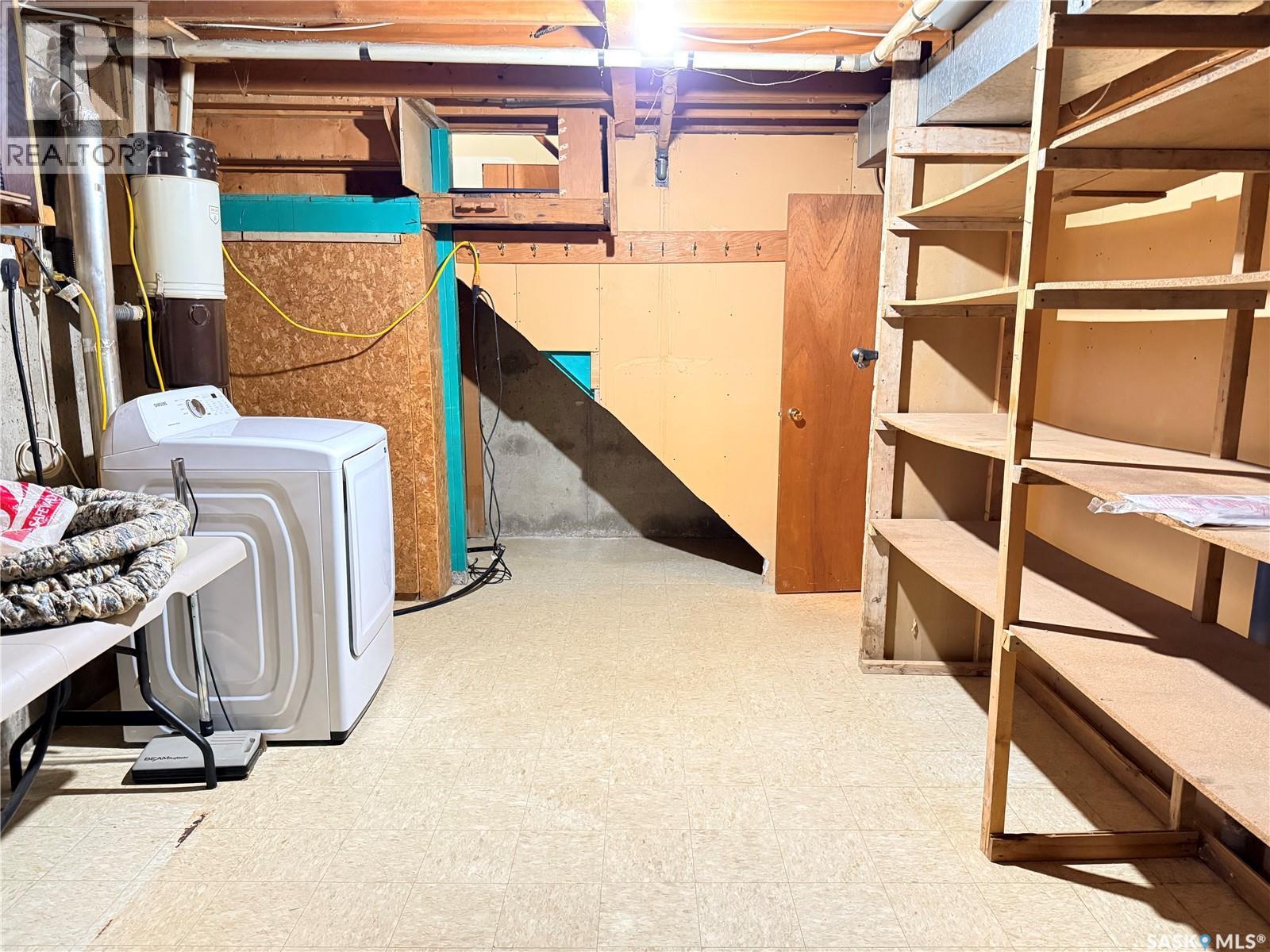 709 Arthur Avenue, Estevan, SK - Indoor