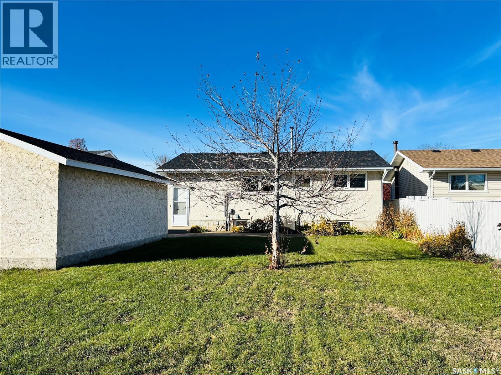 709 Arthur Avenue, Estevan, SK - Outdoor