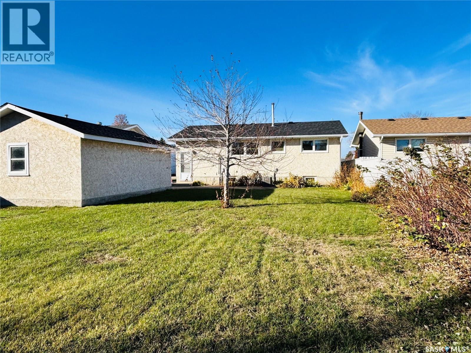 709 Arthur Avenue, Estevan, SK - Outdoor