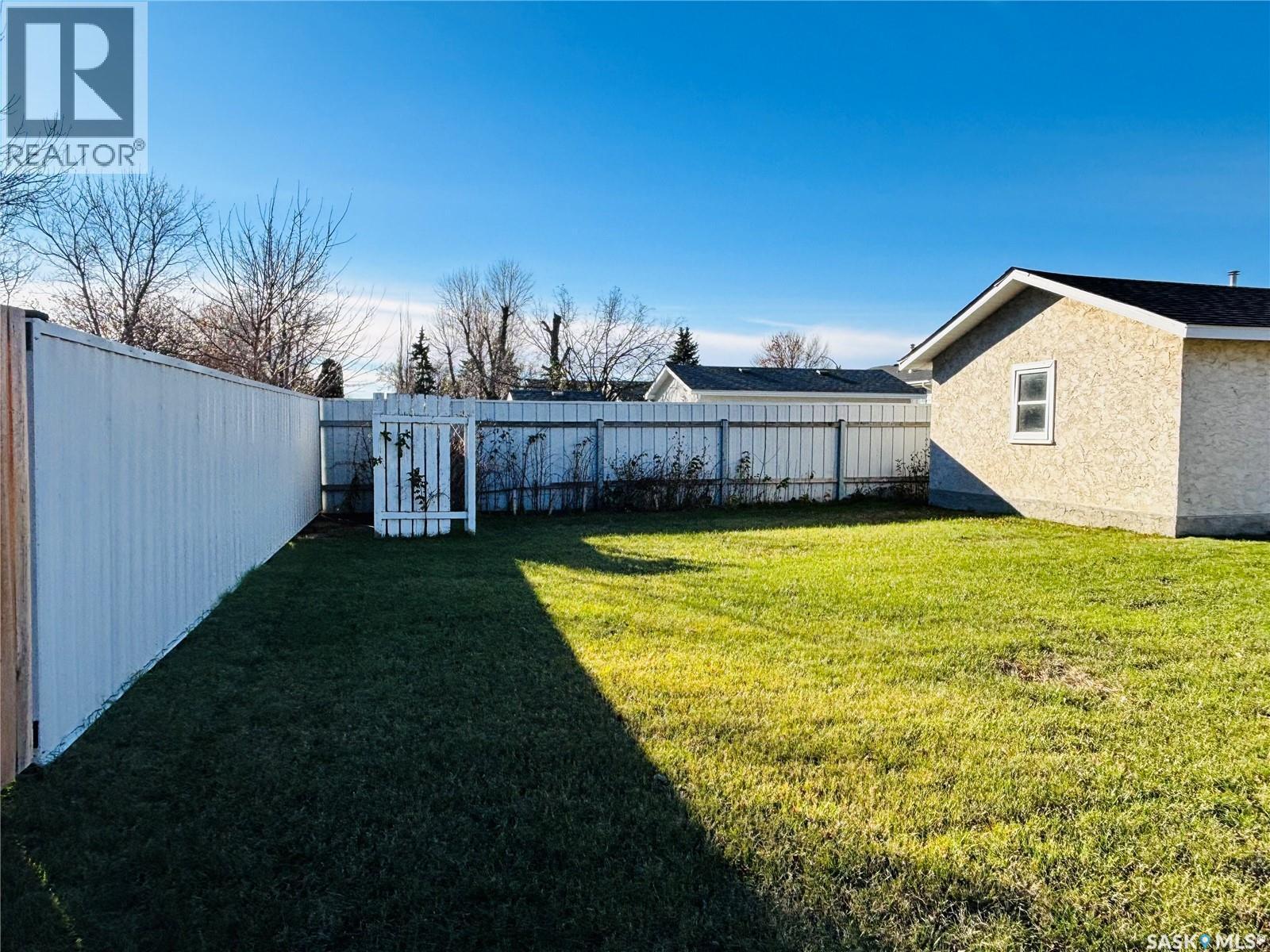 709 Arthur Avenue, Estevan, SK - Outdoor