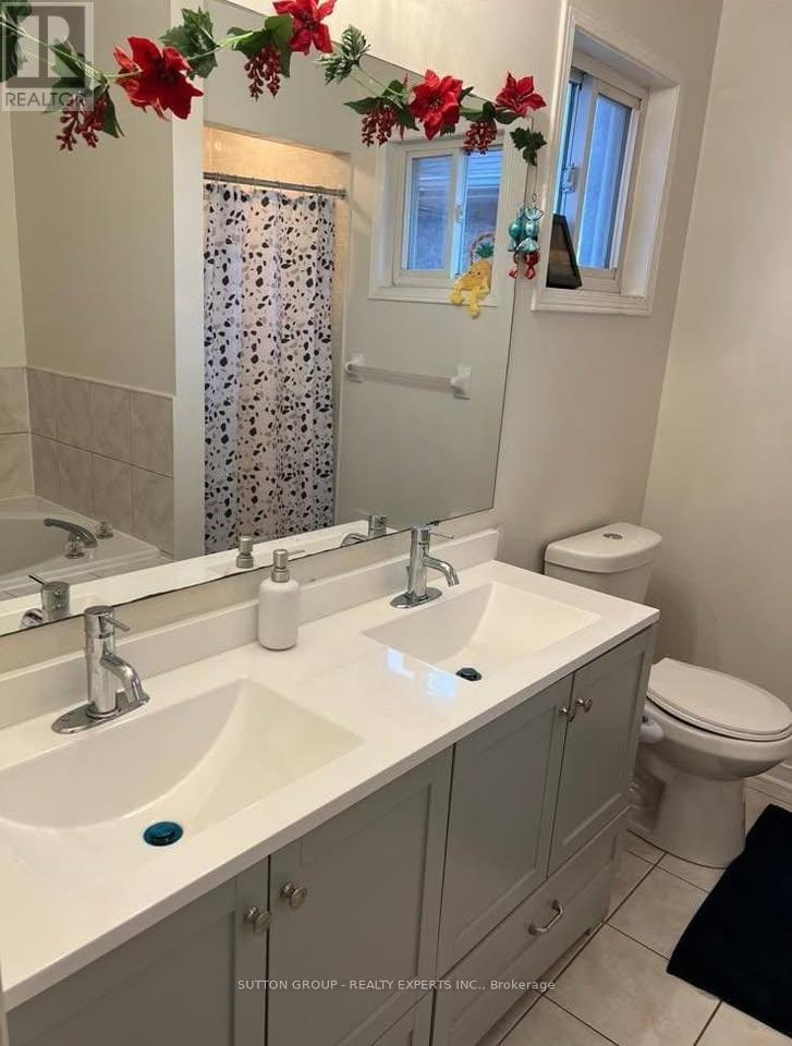 31 Farthingale Crescent, Brampton, ON - Indoor Photo Showing Bathroom