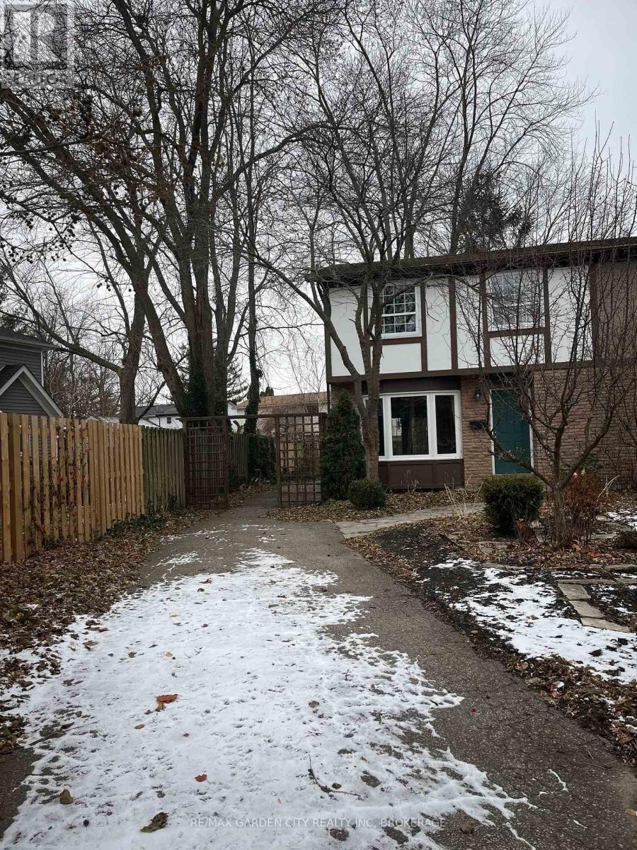 42 Oakmeadow Place, St. Catharines (Lakeshore), ON - Outdoor