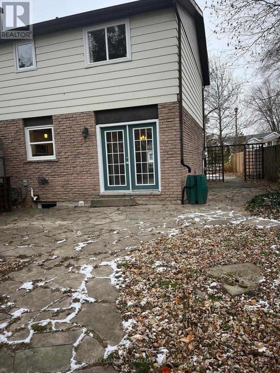 42 Oakmeadow Place, St. Catharines (Lakeshore), ON - Outdoor