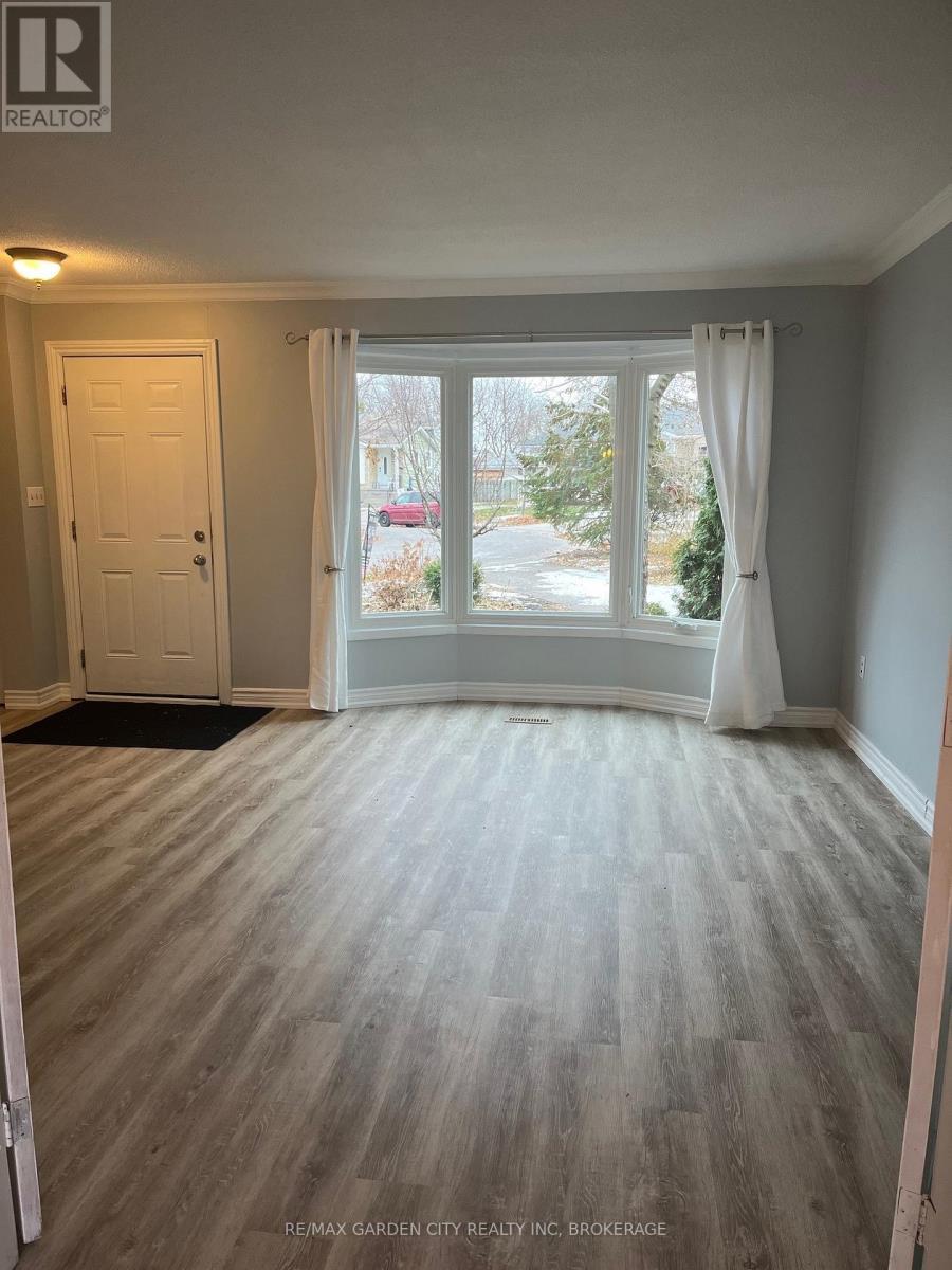 42 Oakmeadow Place, St. Catharines (Lakeshore), ON - Indoor