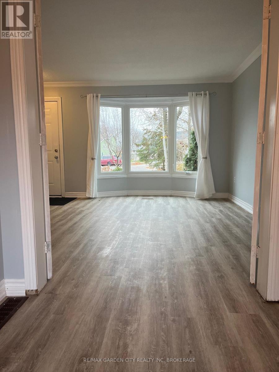 42 Oakmeadow Place, St. Catharines (Lakeshore), ON - Indoor