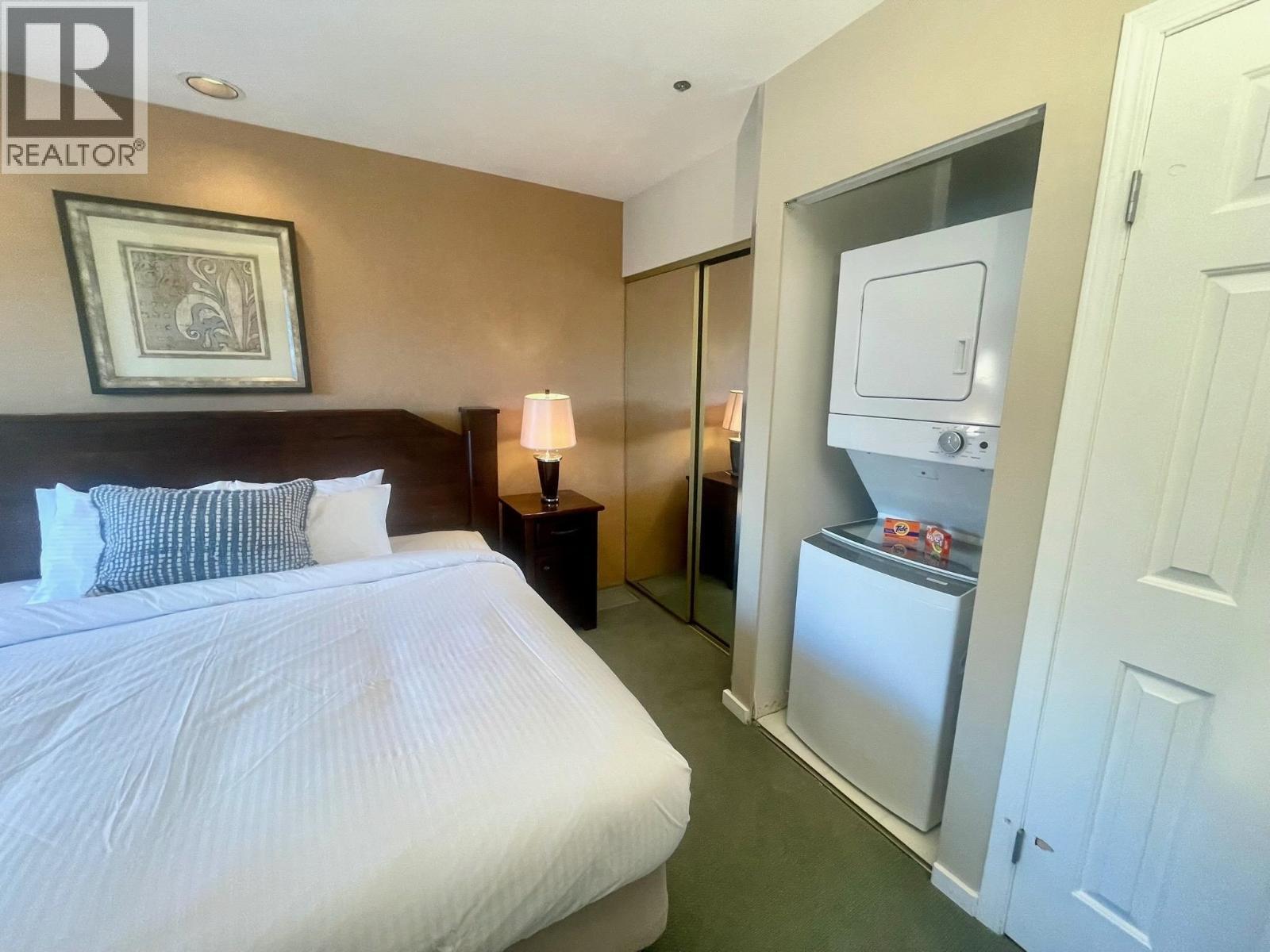 901 (Wk 5)-4293 Mountain Square, Whistler, BC - Indoor Photo Showing Bedroom