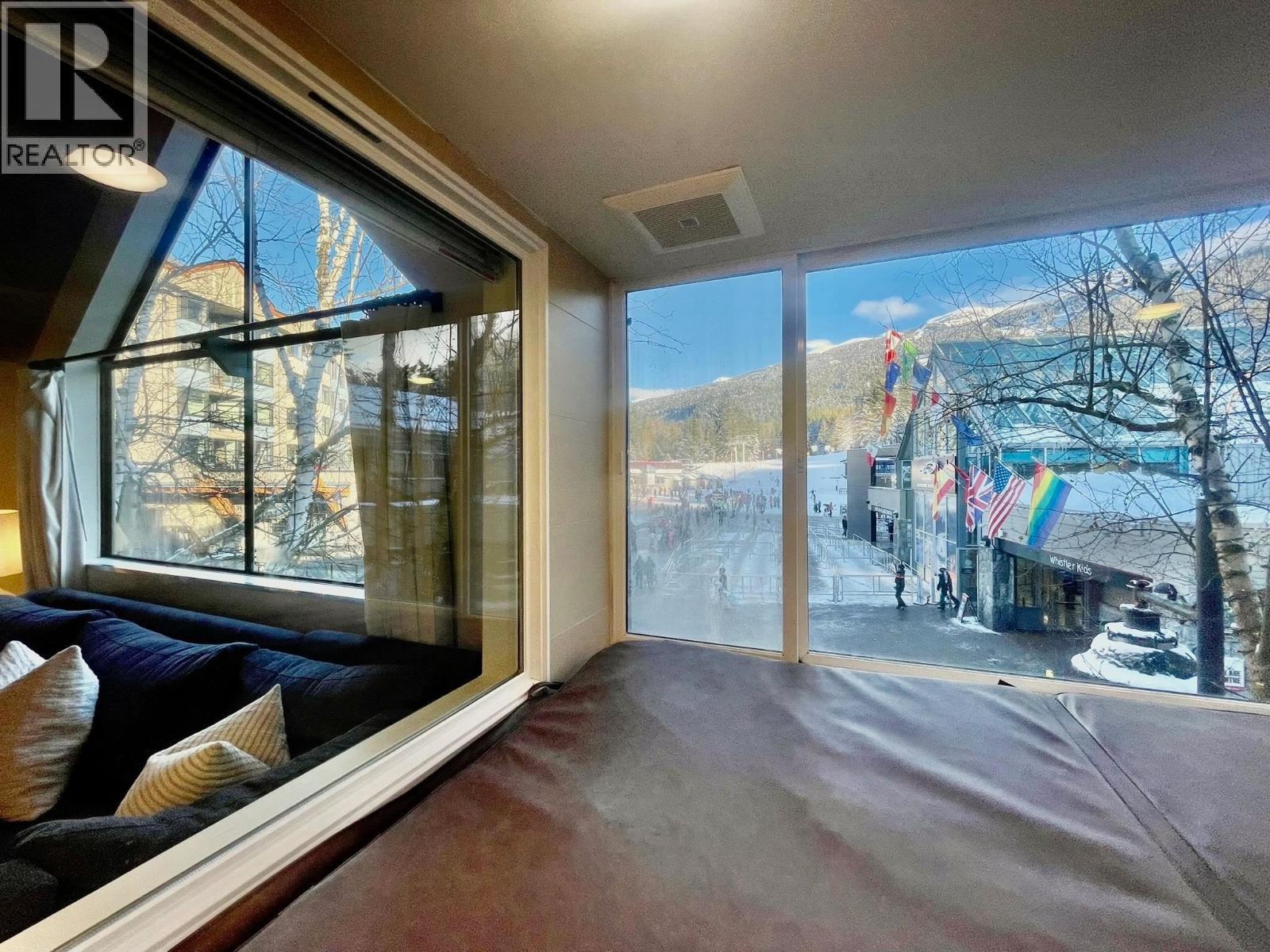 901 (Wk 5)-4293 Mountain Square, Whistler, BC - Photo Showing Other Room