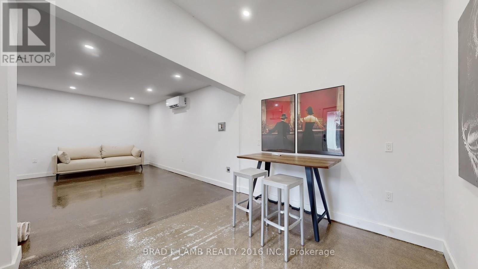 107 Woodbine Avenue, Toronto, ON - Indoor Photo Showing Other Room