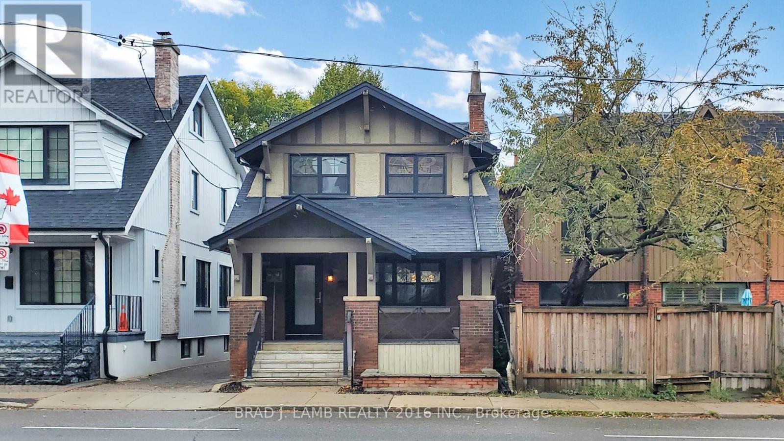 107 Woodbine Avenue, Toronto, ON - Outdoor With Facade