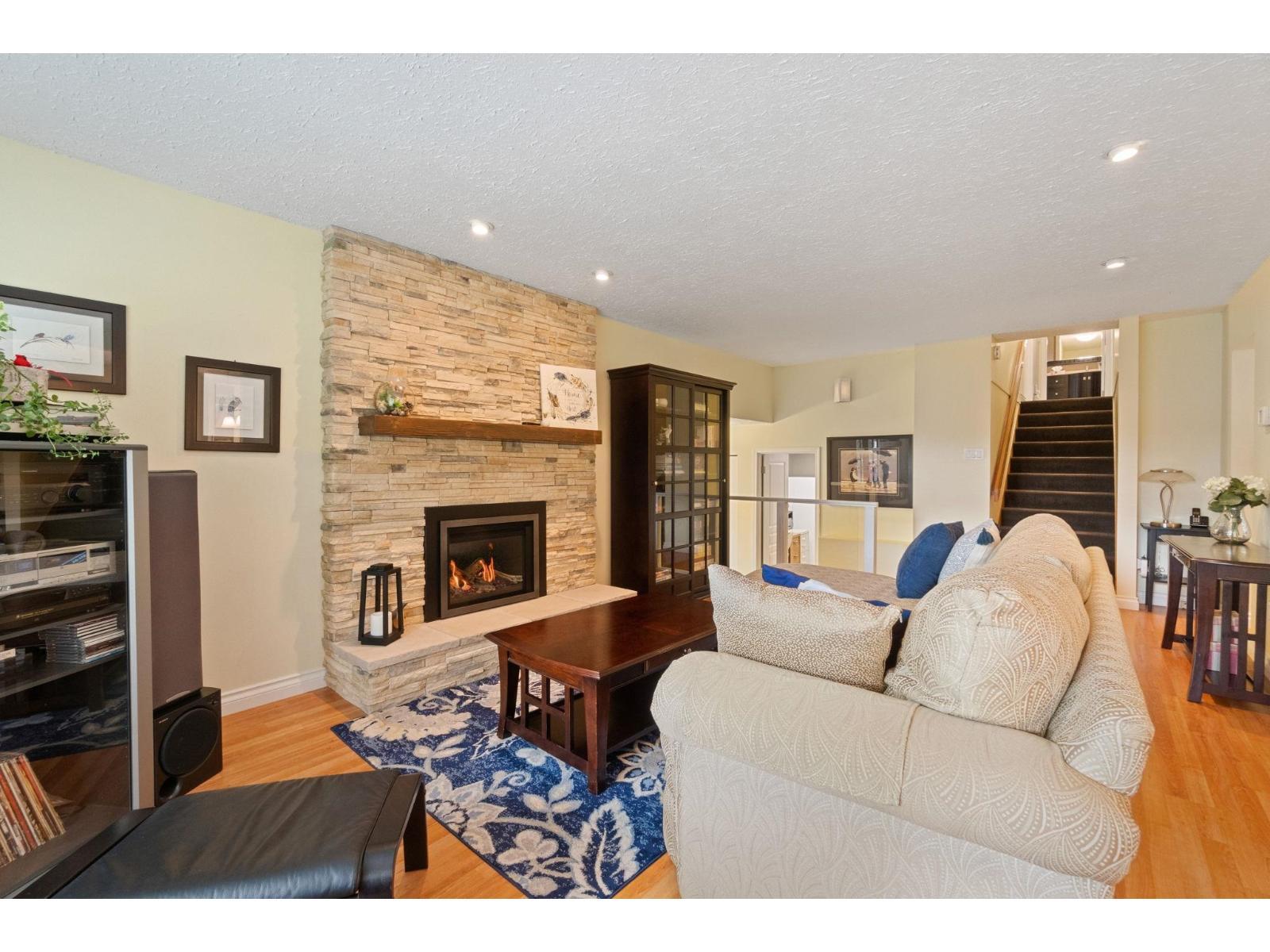 20193 43A Avenue, Langley, BC - Indoor Photo Showing Living Room With Fireplace
