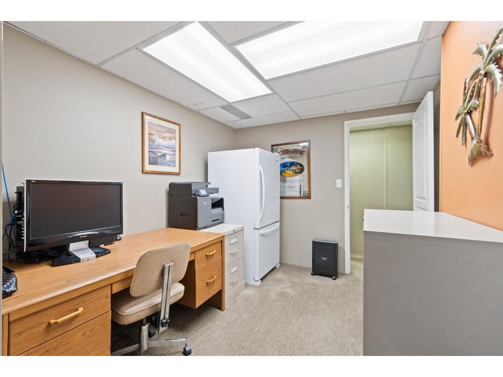 20193 43A Avenue, Langley, BC - Indoor Photo Showing Office