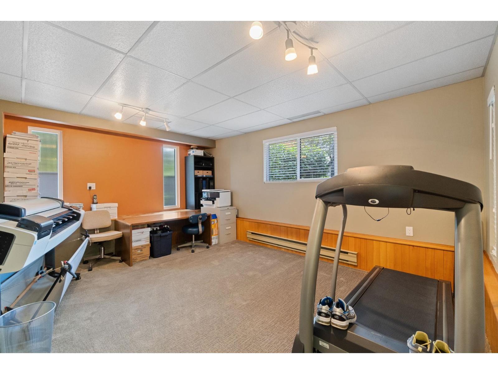20193 43A Avenue, Langley, BC - Indoor Photo Showing Gym Room