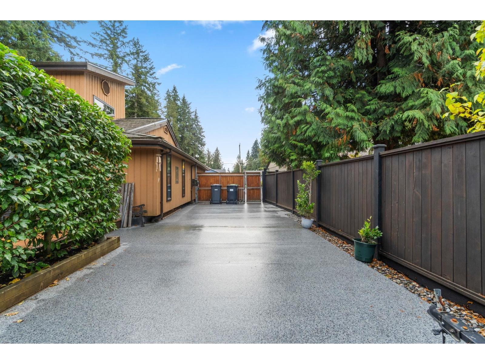 20193 43A Avenue, Langley, BC - Outdoor