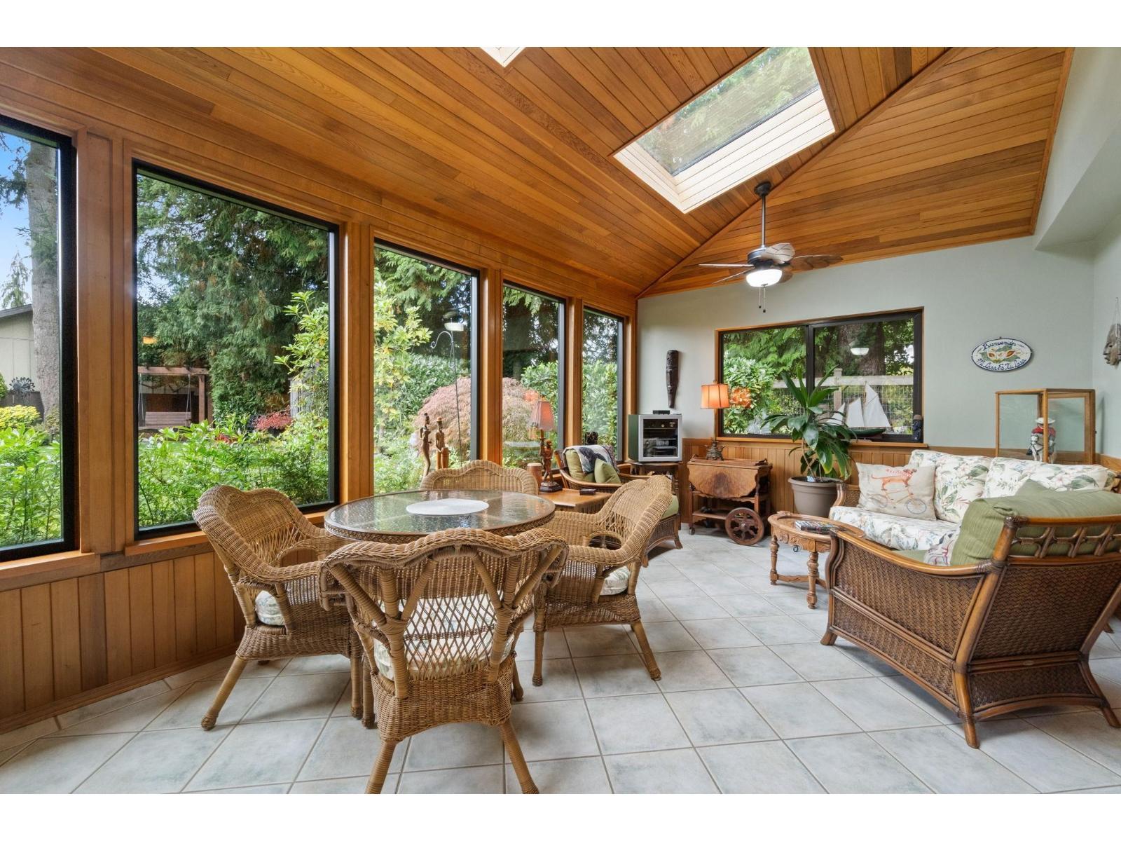 20193 43A Avenue, Langley, BC - Photo Showing Dining Room
