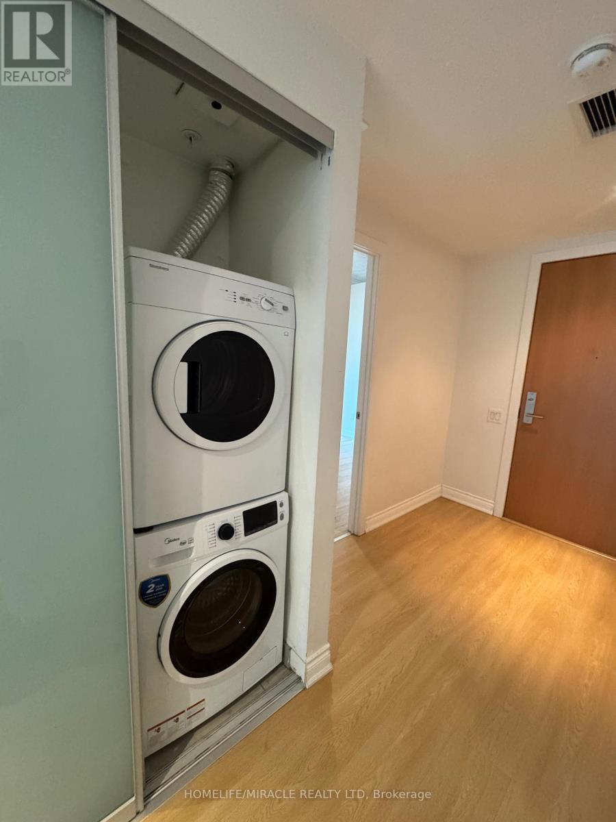 204 - 38 Stewart Street, Toronto, ON - Indoor Photo Showing Laundry Room