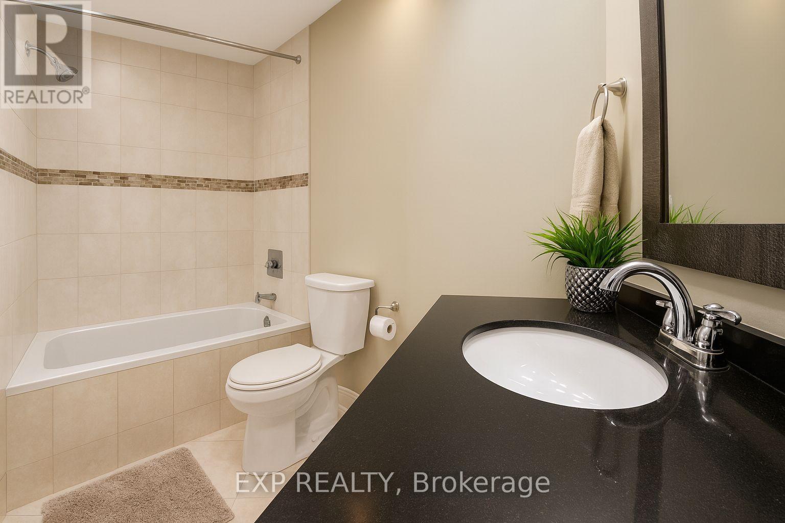 Main - 1291 Pape Avenue, Toronto, ON - Indoor Photo Showing Bathroom