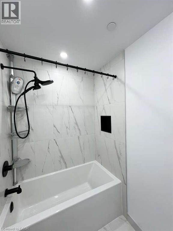 2711 - 2495 Eglinton Avenue, Mississauga, ON - Indoor Photo Showing Bathroom