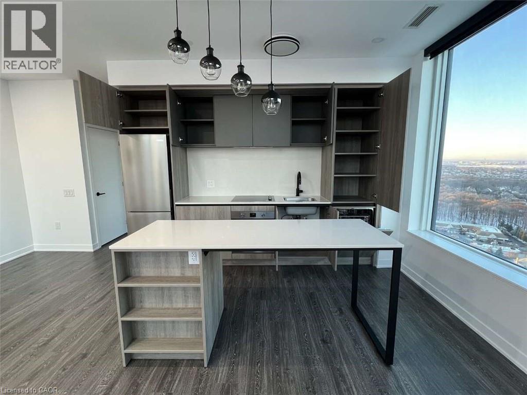 2711 - 2495 Eglinton Avenue, Mississauga, ON - Indoor Photo Showing Kitchen With Upgraded Kitchen