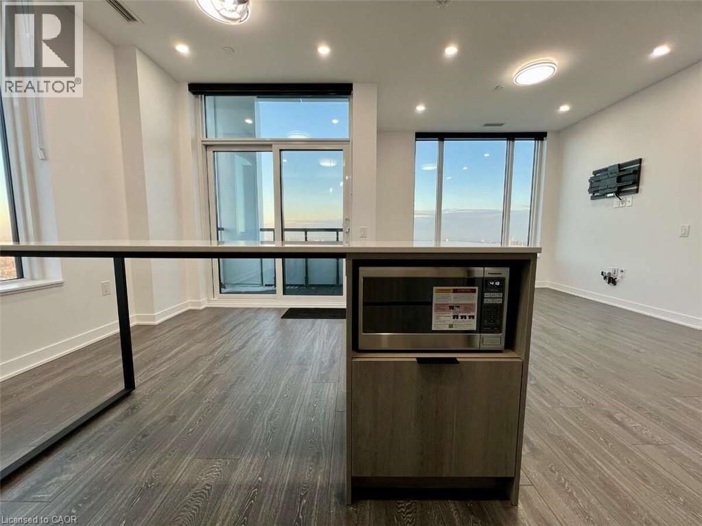 2711 - 2495 Eglinton Avenue, Mississauga, ON - Indoor