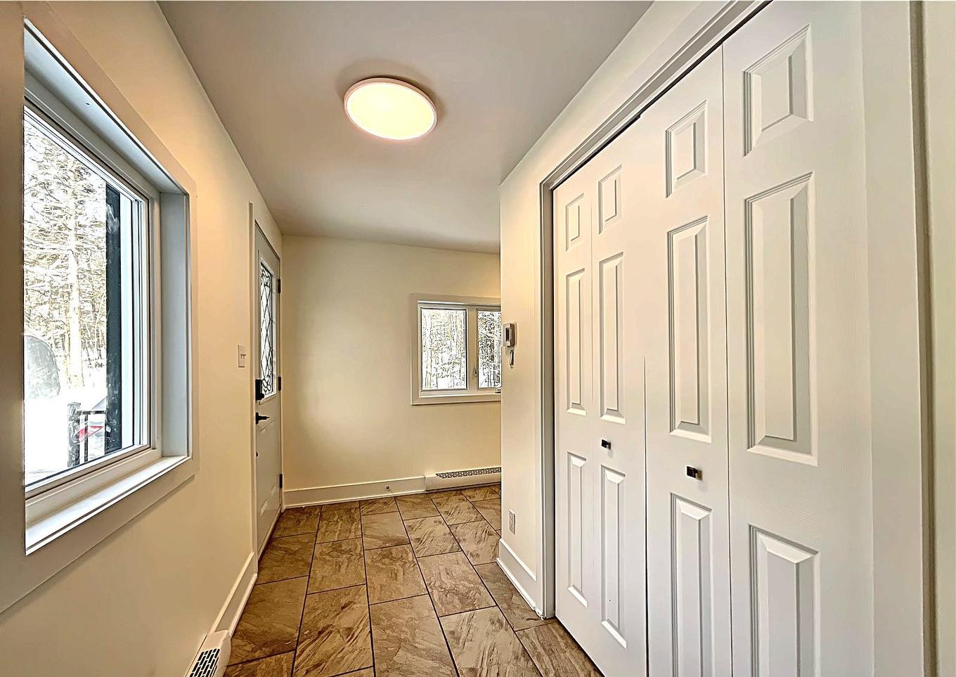 Passageway - 1622 Côte St-Gabriel O., Saint-Sauveur, QC - Indoor Photo Showing Other Room