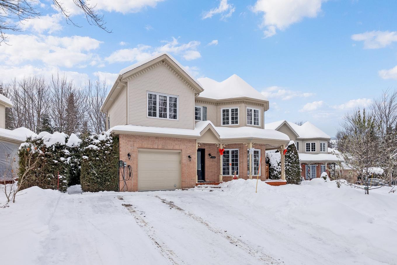 Façade - 1210 Rue Du Geyser, Québec (La Haute-Saint-Charles), QC - Outdoor With Facade