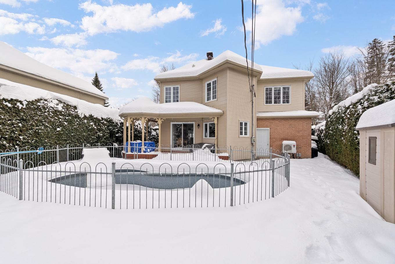 Face arrière - 1210 Rue Du Geyser, Québec (La Haute-Saint-Charles), QC - Outdoor